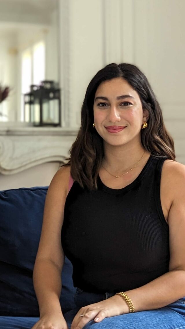 Notre série “Meet the team” continue 
! Aujourd’hui c’est le tour d’Imane, pour qui les félicitations sont de mise : vous l’aurez compris, après son alternance, elle nous rejoint en CDI !  #brandcommunication #communication #mediaagency #pragency #pragencyparis #communicationagency#communicationdigitale #mediaanalytics #socialmediadata #socialmedianalytics #mediaexperts #collaboration#socialmedia #analytics #data #meettheteam #team #viedentreprise