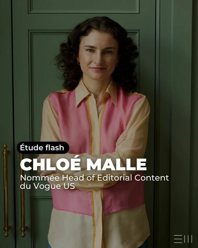 👑 Chloé Malle succède à Anna Wintour : un tournant majeur pour Vogue US.  @chloemalle a été nommée Head of Editorial Content de l’édition américaine de @voguemagazine en septembre 2025.  Son arrivée en tant qu'Head of Editorial Content ne s’est pas limitée aux couloirs du magazine : l’annonce a été reprise par des médias prestigieux comme le @nytimes et massivement relayée sur les réseaux sociaux.  Pour mesurer l’impact de cette nomination, nous avons choisi de concentrer notre analyse sur un média emblématique : le New York Times. Pour cela, nous avons pris en compte l'ensemble de leur écosystème :  📰 Journal papier,
🌐 Site web,
📲 Réseaux sociaux.  Cette approche 360° révèle une Earned Media Value (EMV) totale de 309 300 € et un reach de plus de 10 millions.  Le social représente près de 70% du reach total, confirmant le rôle central des plateformes (Instagram & Facebook) dans la diffusion et l’amplification d’une annonce de ce type.  Un titre de presse comme le New York Times ne se limite plus à son audience print ou web, son influence s’étend massivement via les réseaux sociaux, où se joue désormais une grande partie de la conversation.  👉 Un exemple concret de la puissance d’un titre de référence, capable à lui seul d’alimenter tout un cycle médiatique et social.  #vogueus #nytimes #earnedmedia #socialmediaanalytics